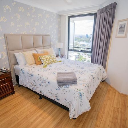 Large Surfers Paradise Apartment With Fantastic Views Gold Coast Esterno foto