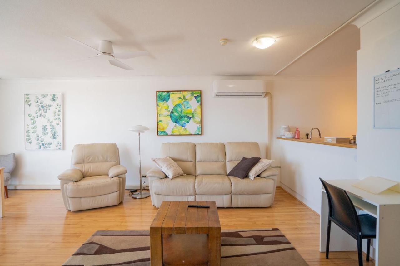 Large Surfers Paradise Apartment With Fantastic Views Gold Coast Esterno foto