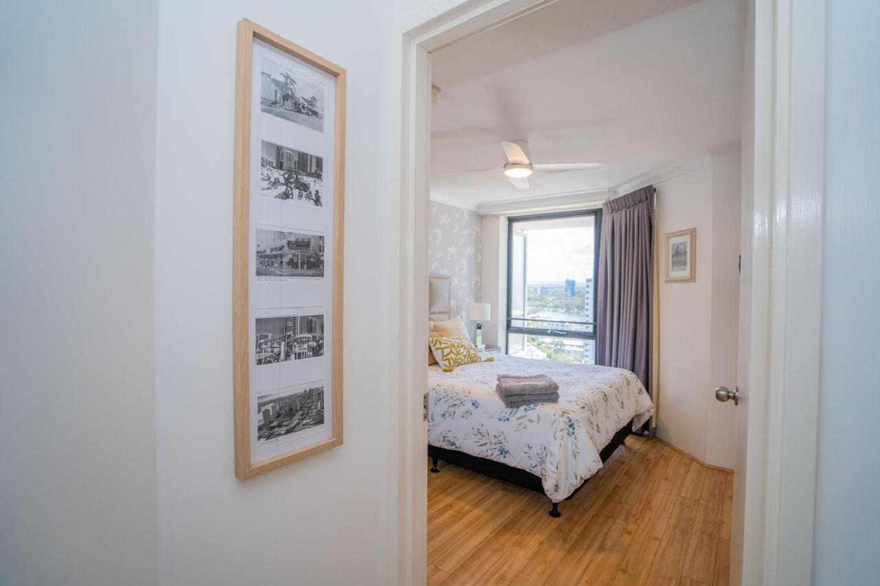 Large Surfers Paradise Apartment With Fantastic Views Gold Coast Esterno foto